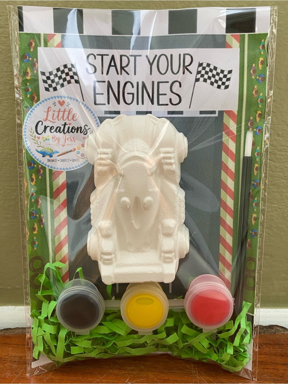 Paint-Your-Own Race Car 🚘